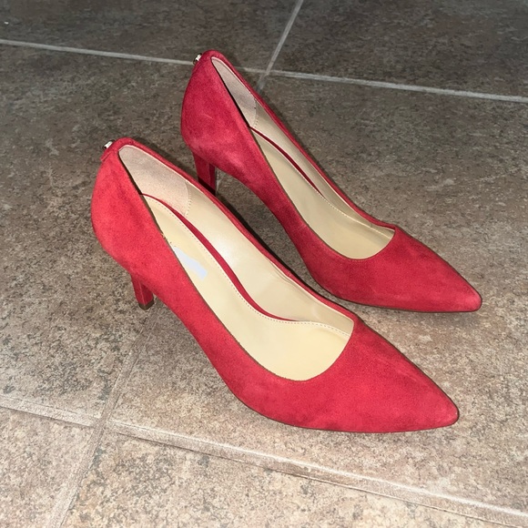 Micheal Kors Nubuk Leather Pump - Picture 1 of 6